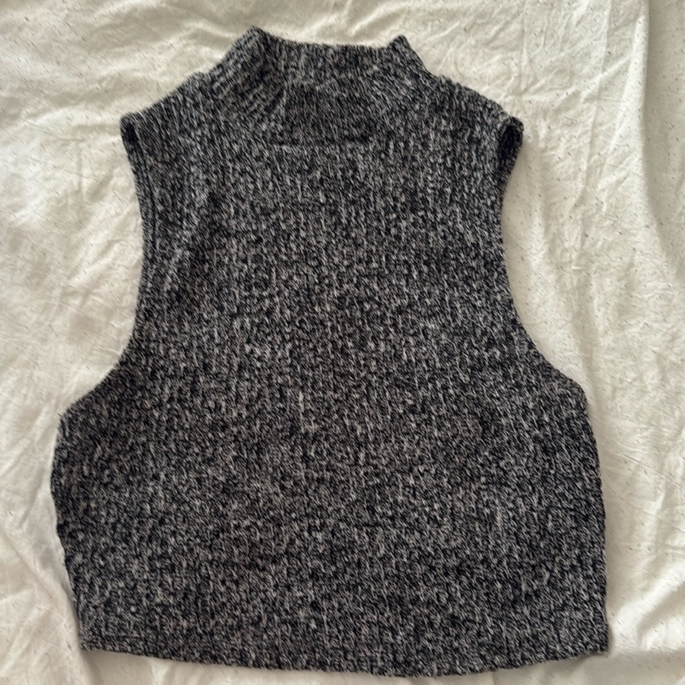 Urban Outfitters mock neck crop top, sz S